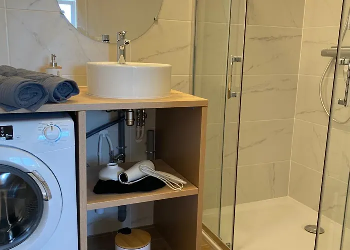 T2, Jardinet, Quartier Marche 10mn Apartment *